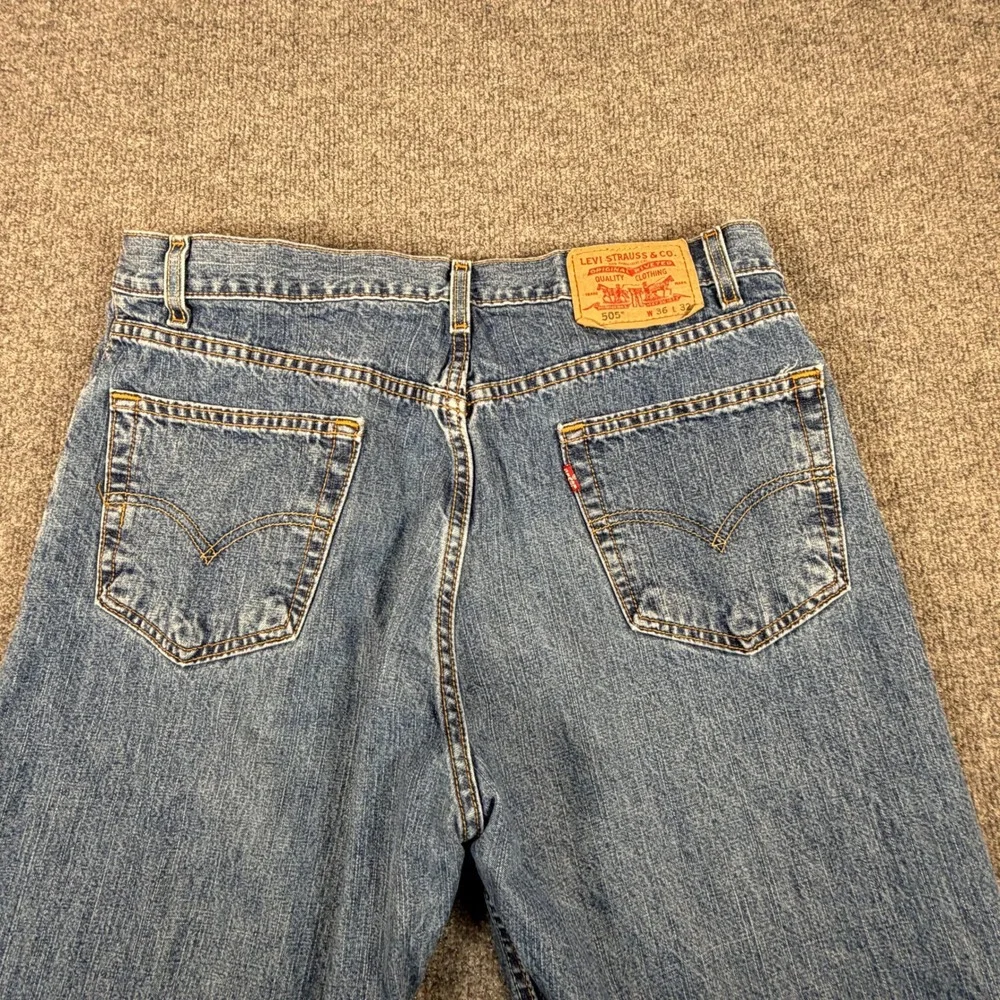 Levis 505 Regular Fit Mens‎ Jeans 36x32 Blue Straight Leg Denim 00505-0216 #2299